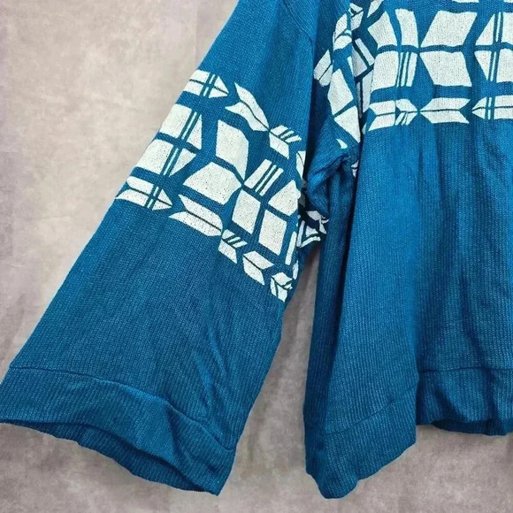 Wildfox Blue White Pattern Sweater Cardigan Wide Sleeves Small - Picture 4 of 5